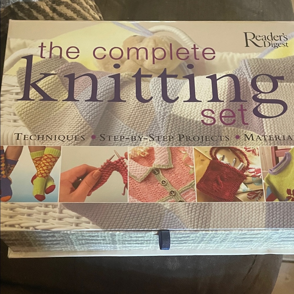 Reader's Digest Knitting Set - Multicolor
